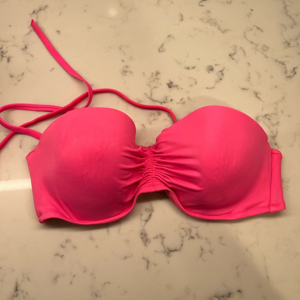 26 D Victoria Secret swim top bright Pink